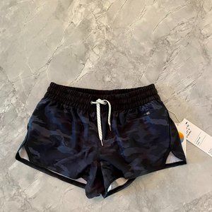 vuori black watercolor camo clementine short